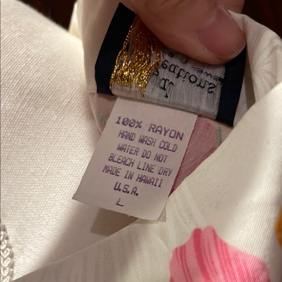 Floral Button-Up Women's Hawaiian Style Top - Picture 5 of 5